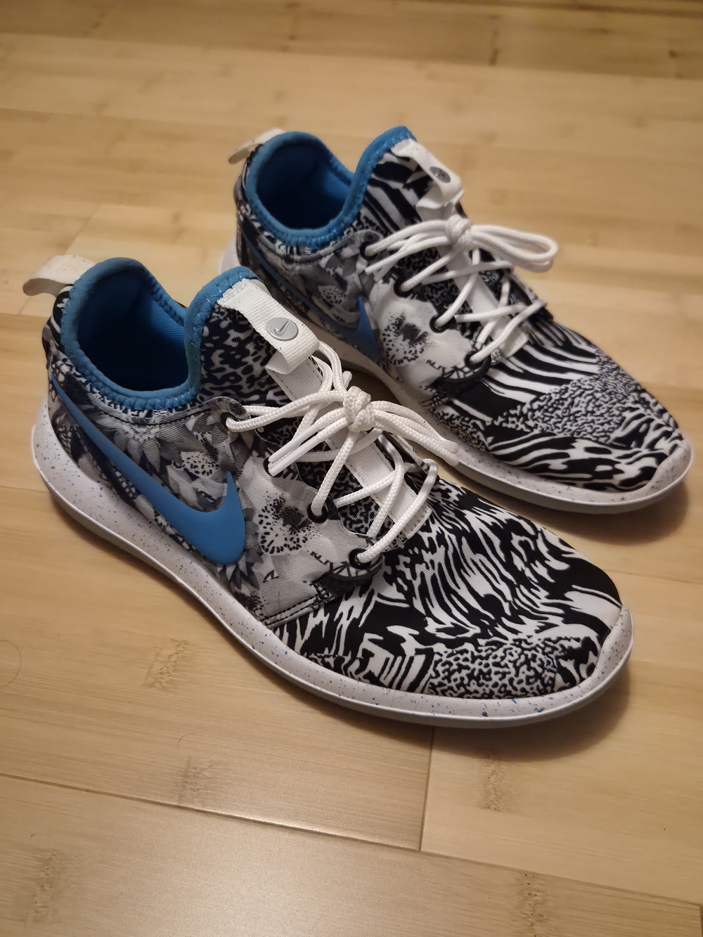 ​NikeiD Roshe Two Flyknit Animal Print Sneakers Black Blue Zebra Cheetah 8.5